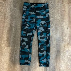 BNWOT Lululemon Align green camo leggings